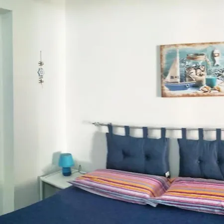 A Window On The Saline Nyaraló